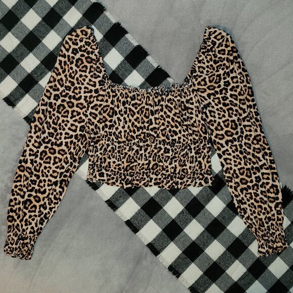 L | H&M | Leopard Print Puff Sleeve Crop Top - Picture 1 of 5